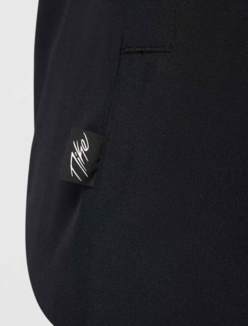 Комплект от две части AJ Черен