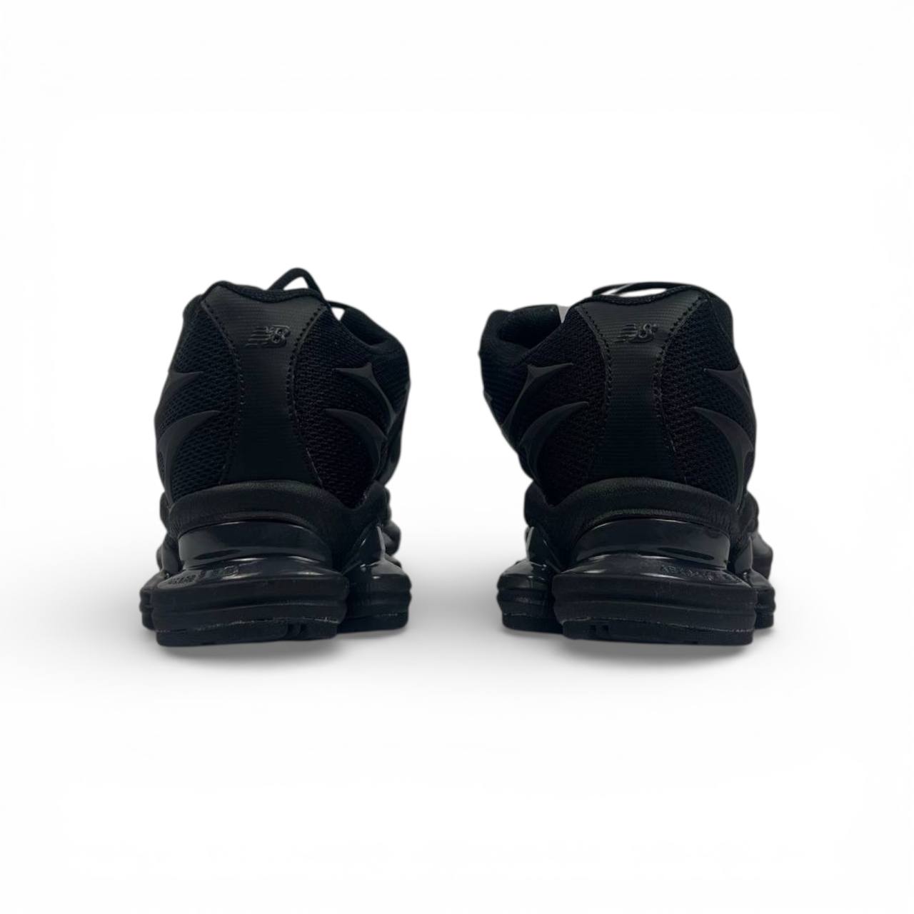 Маратонки New Balance 2000 Triple Black 1