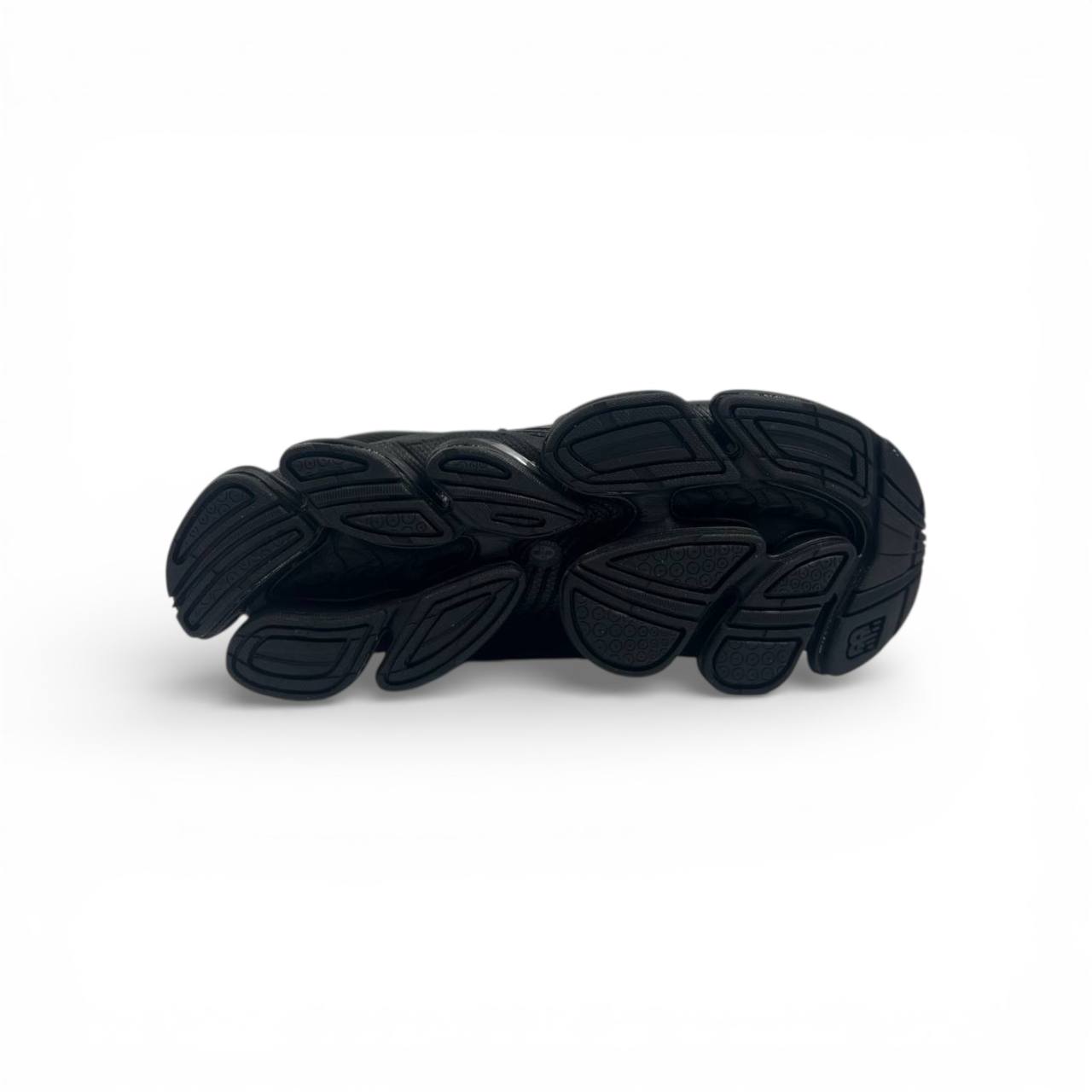 Маратонки New Balance 2000 Triple Black 1