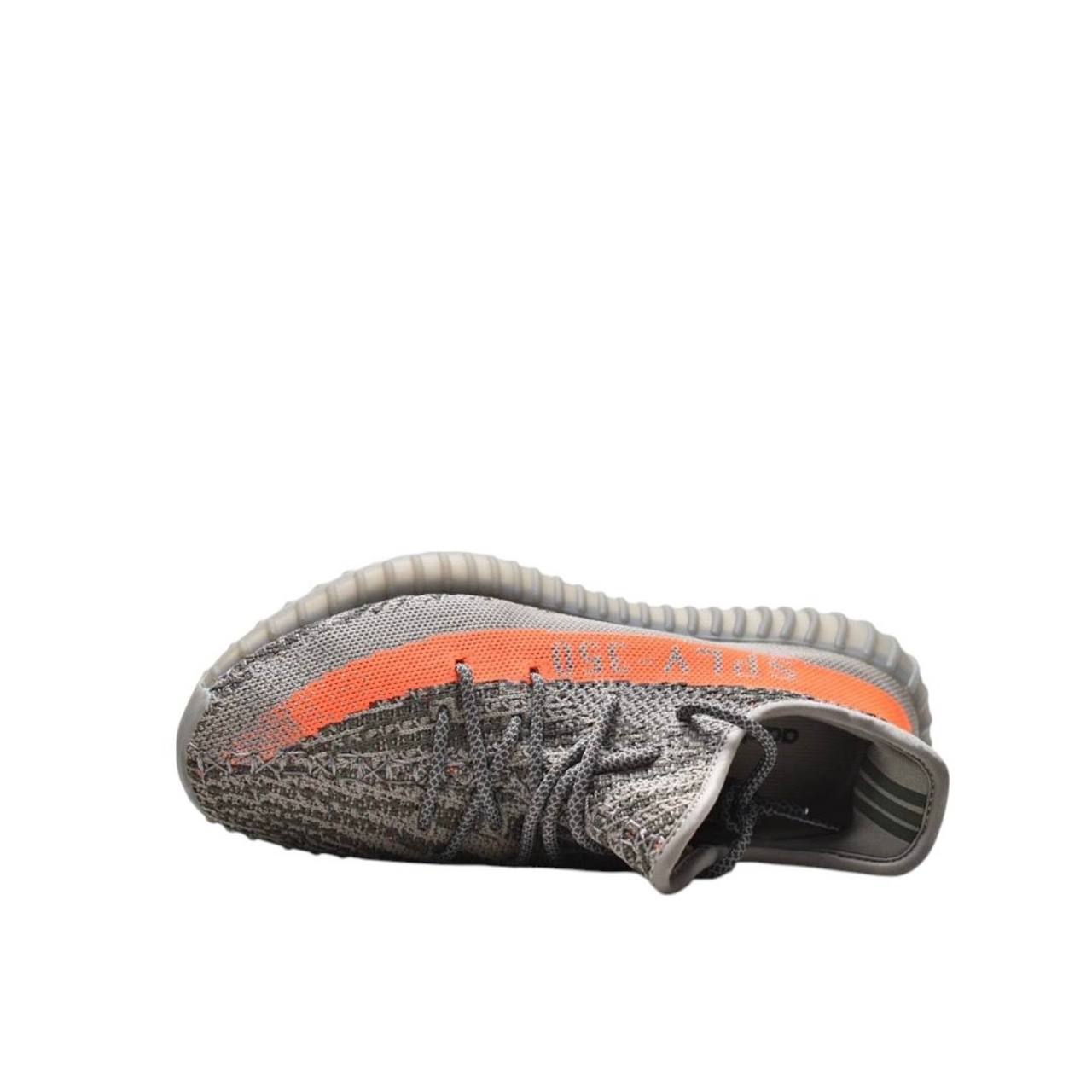 Маратонки Yeezy 350 V2 Beluga