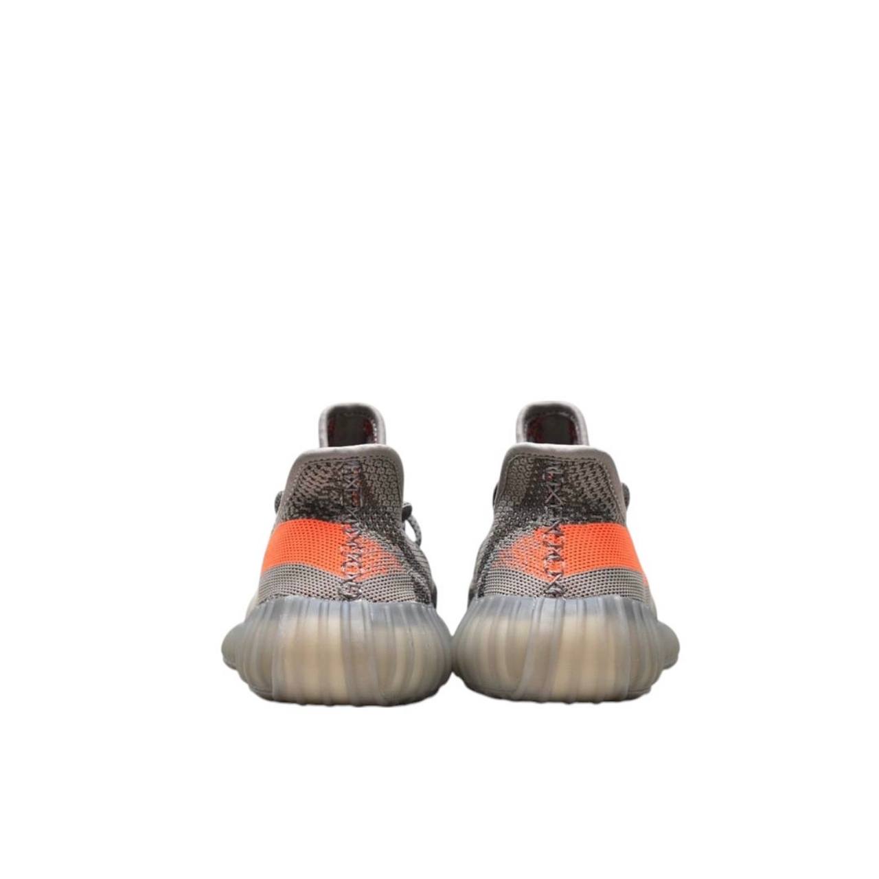 Маратонки Yeezy 350 V2 Beluga